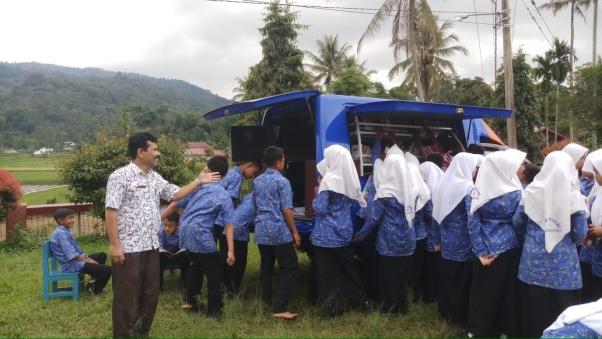 PELAYANAN PERPUSTAKAAN KELILING PERPUSTAKAAN UMUM DAERAH KABUPATEN SOLOK TAHUN 2020