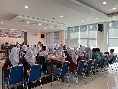 Bimtek Resensi Buku - foto 3